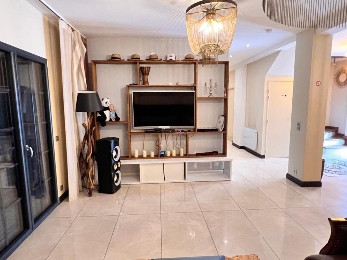 Paris Luxury Guest House - Cdg Aeroport Roissy-en-France Bagian luar foto